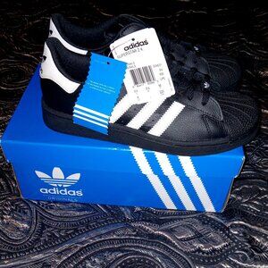 NWT Adidas Leather Superstar 2 K Black w/White Stripes Sneaker Shoes Boys Size 4